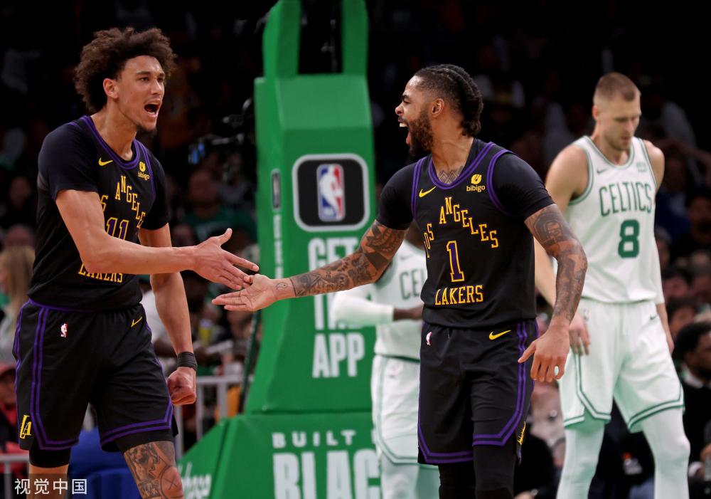 她利用娴熟 她利用娴熟